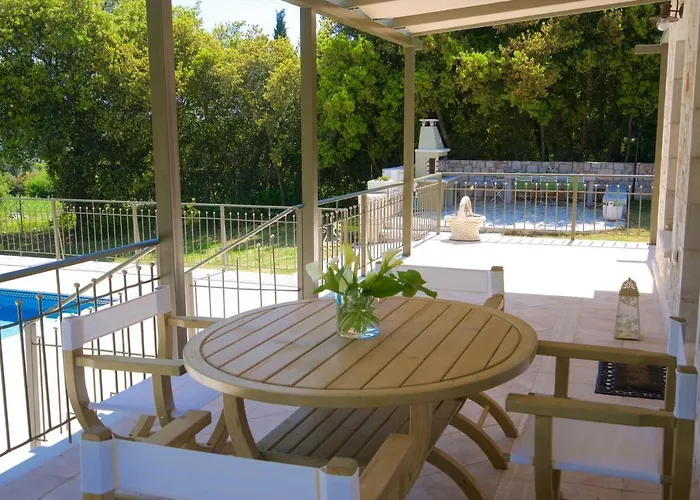 Forest Kefalonia Logarata