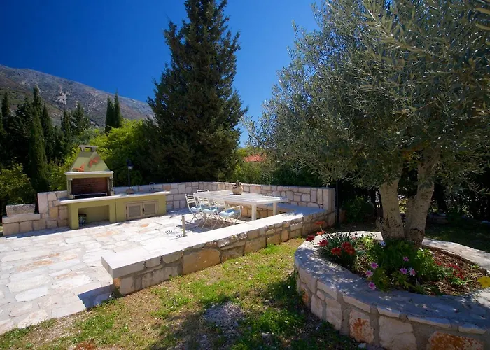 Forest Kefalonia Λογαράτα