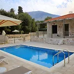 Forest Kefalonia Βίλα Λογαράτα