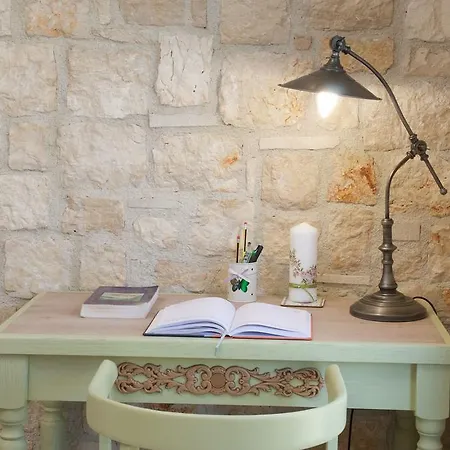 Forest Kefalonia * Logaráta