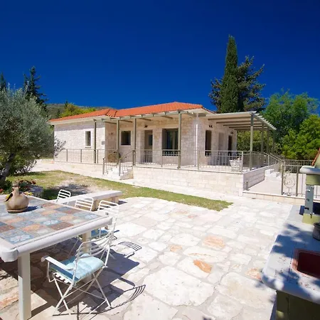 Forest Kefalonia ヴィラ